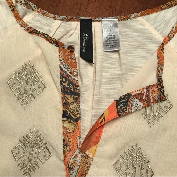 BKE Boutique The Buckle Mixed Media Top  Sz Small - Picture 3 of 5